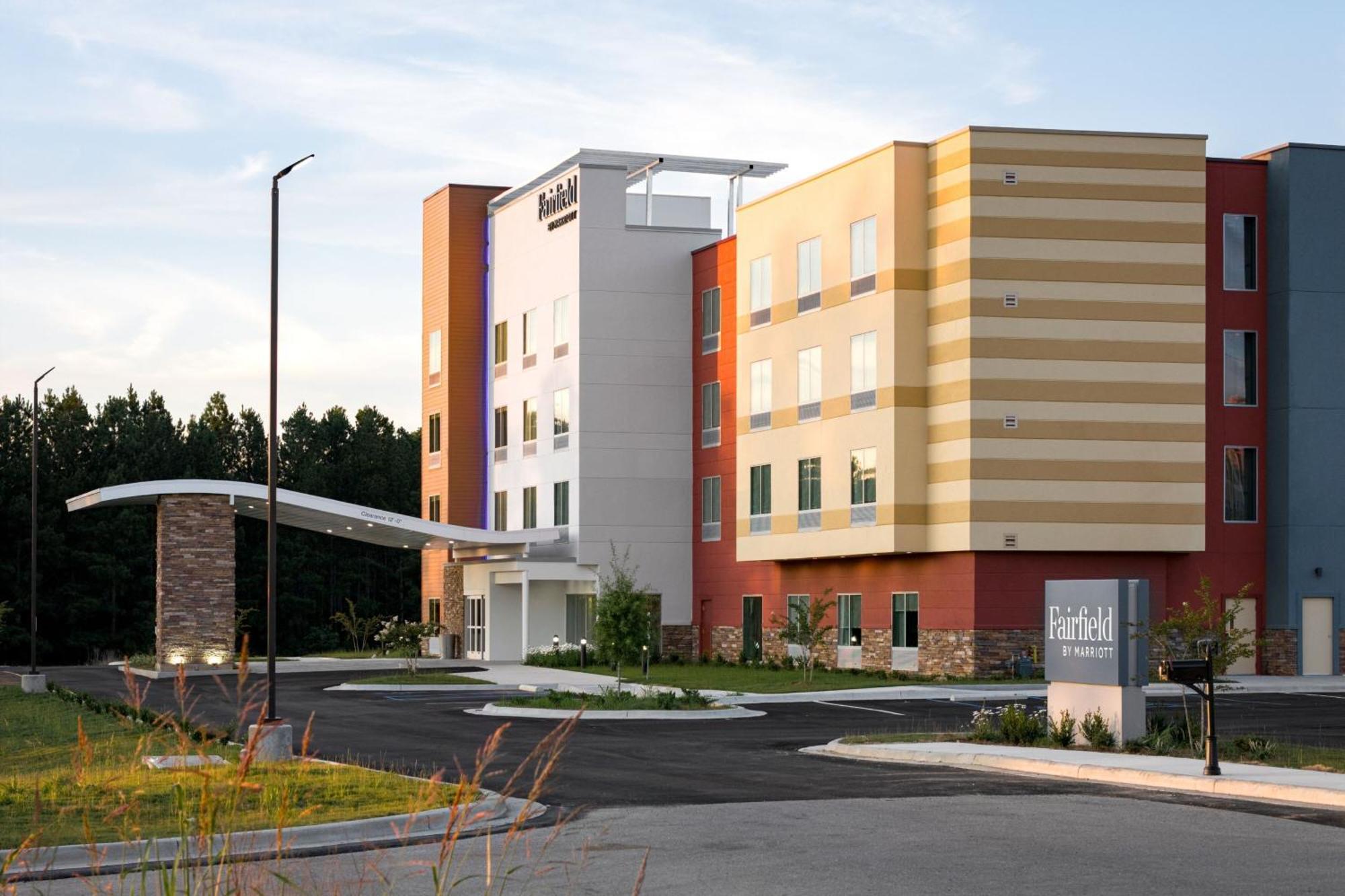Fairfield By Marriott Inn & Suites Кълман Екстериор снимка